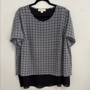 Michael Kors Size 2X Black and White Relaxed Blouse Square Pattern